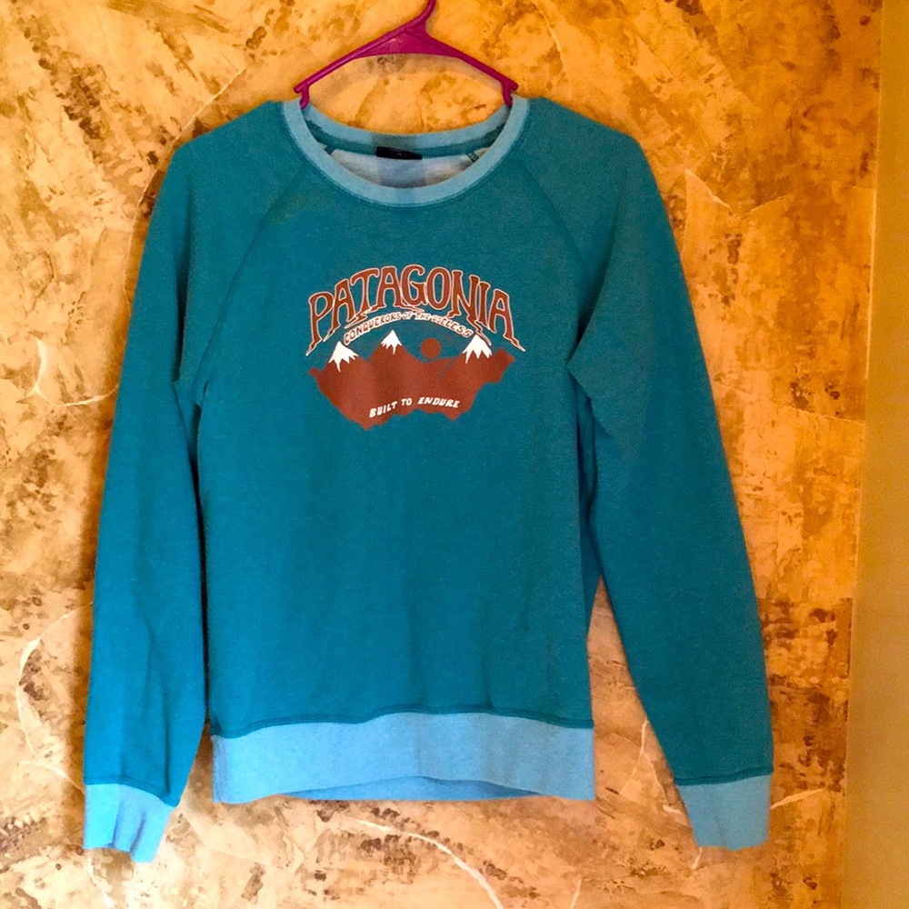 Women’s Patagonia sweatshirt